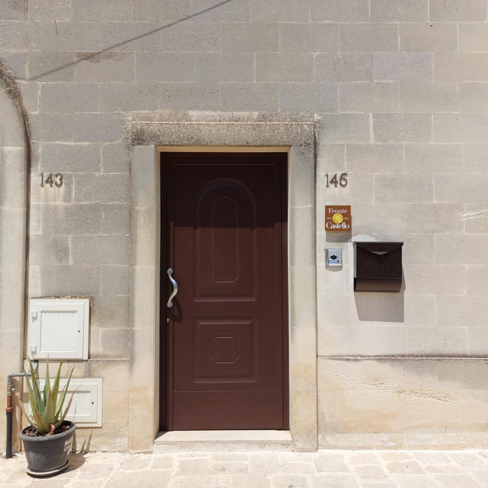 Casa Vacanze Fronte Castello Martano Ngoại thất bức ảnh
