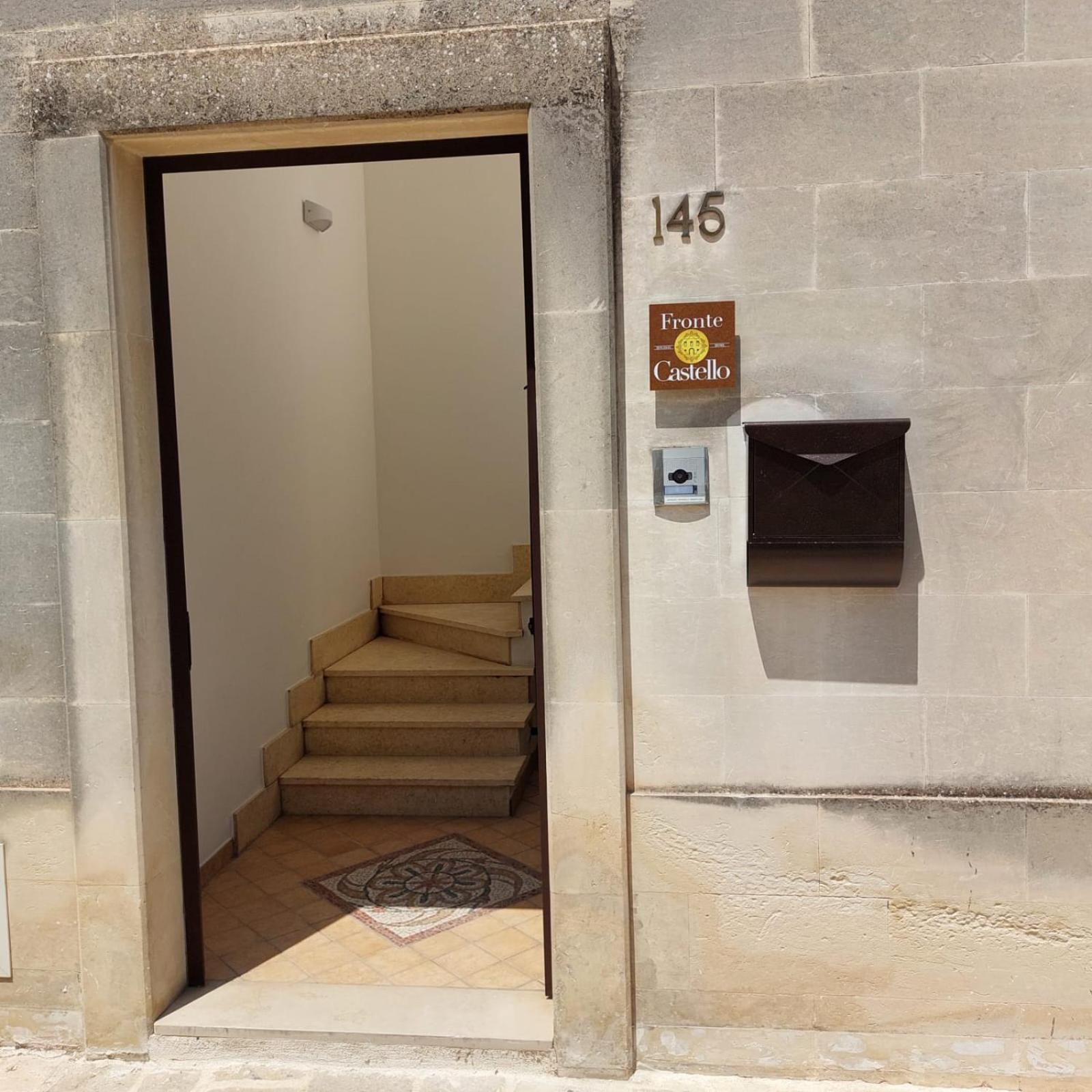Casa Vacanze Fronte Castello Martano Ngoại thất bức ảnh